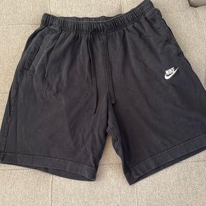 Black Nike shorts